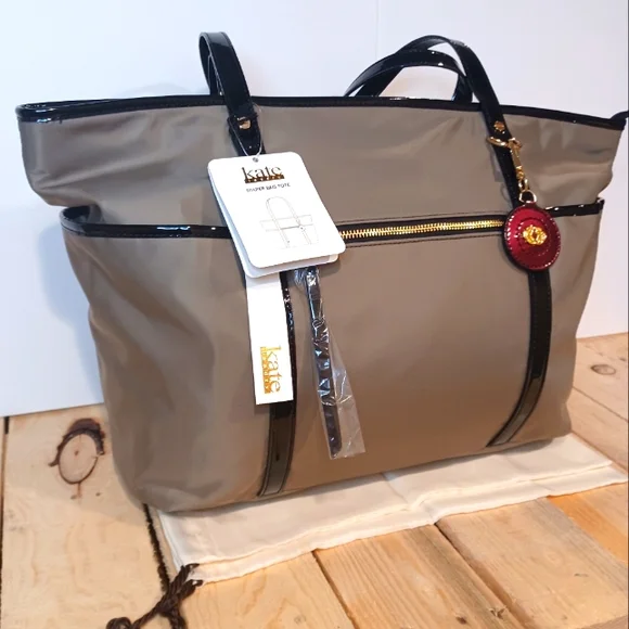 Kate Landry diaper bag tote & removable changing pad - Picture 3 of 15